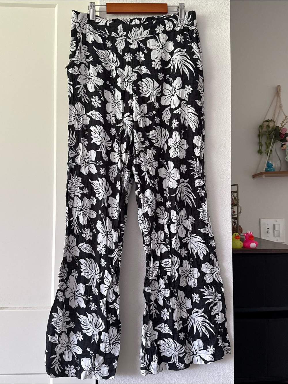 Rip Curl Black & White Floral Wide-Leg Pants